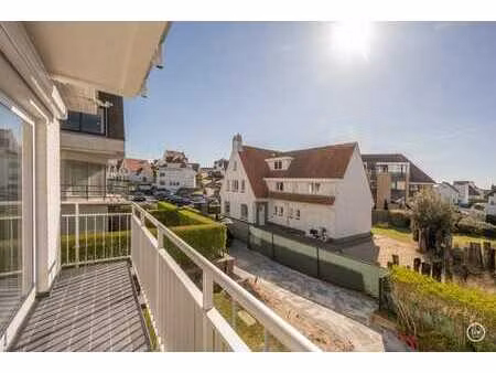 appartement d'angle orienté au sud avec vue dégagée  situé