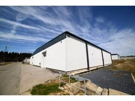 a louer : un hall relais de 500 m²