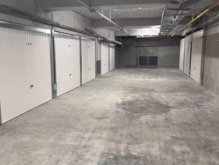 garage/box fermé de 14m2