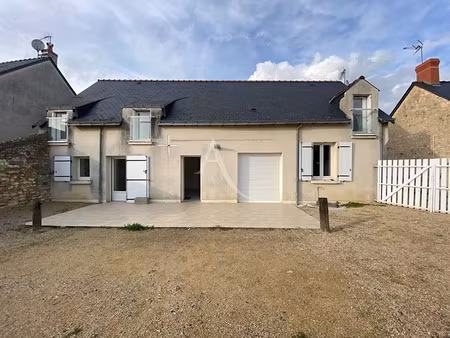 location maison 5 pièces 99.55 m² à ambillou-château (49700)  792 €