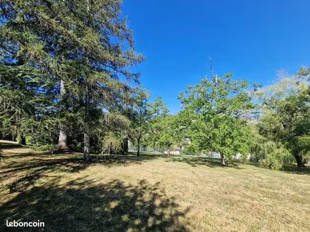 terrain 1346 m² belley