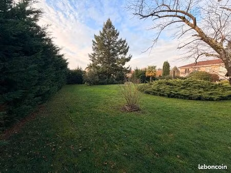 terrain constructible de 1200m2 viabilisé