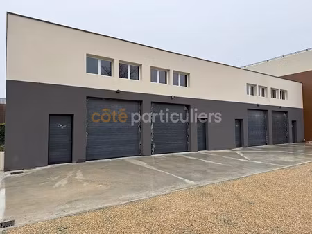 location locaux professionnels 4 pièces 111 m² à cesson (77240)  1 200 €
