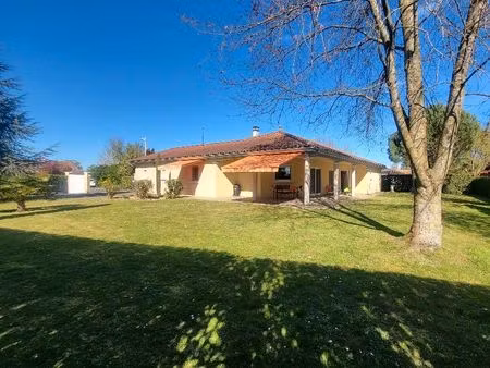villa 8 pièces 151 m²