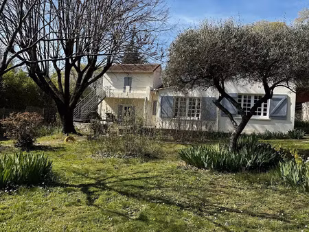 location meublée maison 3 pièces 120 m² à nimes (30000)  1 420 €