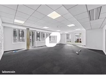 bureau 488 m²