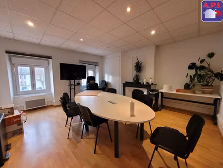 location locaux professionnels 6 pièces 239 m² à foix (09000)  691 €