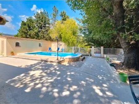 villa 8 pièces avec piscine