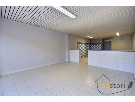 location locaux professionnels 71 m² à trans-en-provence (83720)  1 180 €