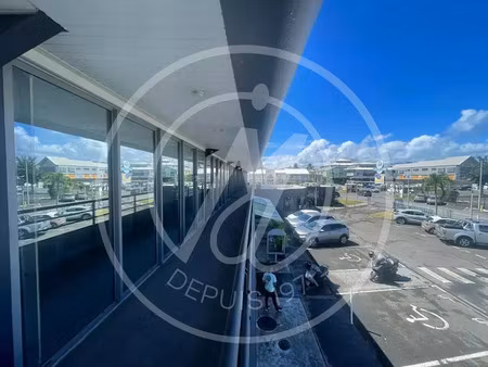 location locaux professionnels 133 m² à baie mahault (97122)  2 753 €