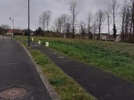 terrain 437 m² ressons le long