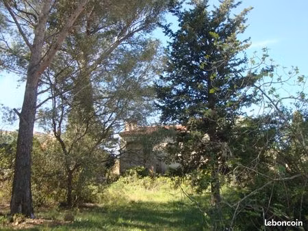 terrain 205 m² la crau