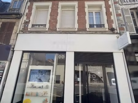 local professionnel 120 m² a louer en centre-ville de montlucon
