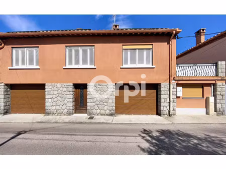 location maison  m² t-3 à prades  900 €