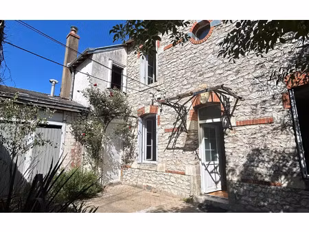 location maison  m² t-4 à tours  1 060 €