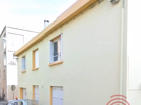 plein centre de valras 3 appartements f2 loués