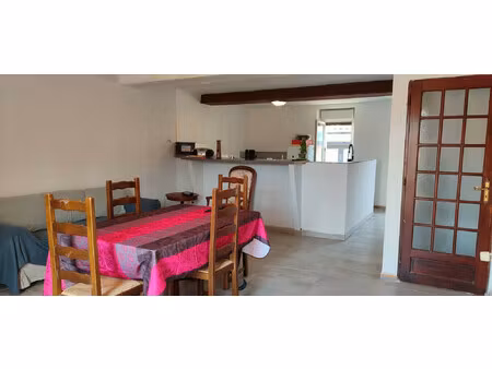 maison avec grand garage et terrasse