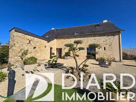 vente maison à montreuil-des-landes (35210) : à vendre / 218m² montreuil-des-landes