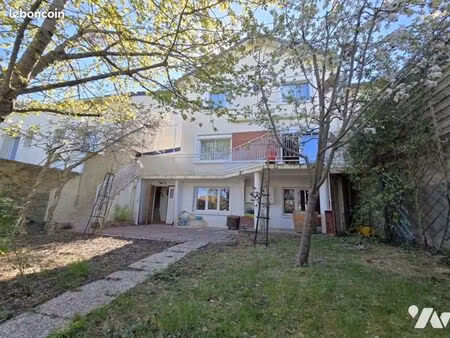 maison 7 pièces 184 m²