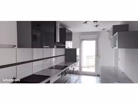 t3 confortable de 73m² dans résidence avec garage