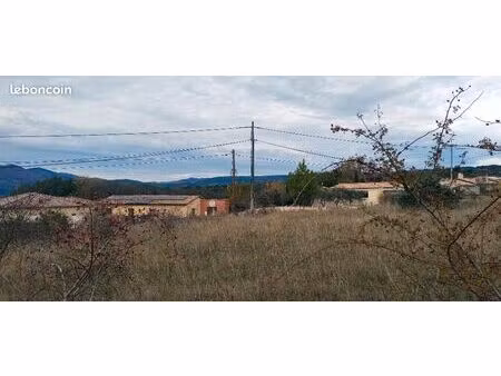 terrain 1 600 m² les vans