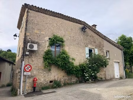 jolie maison de village