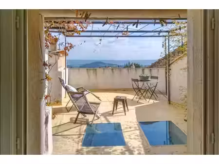 maison de village avec terrasse vue dégagée et panoramique