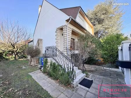 maison 12 pièces 261 m²