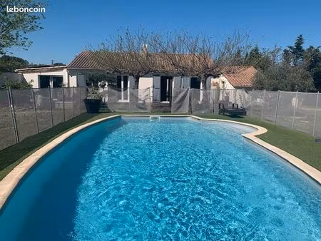 maison individuelle (panneaux /piscine /terrain 2500m2)