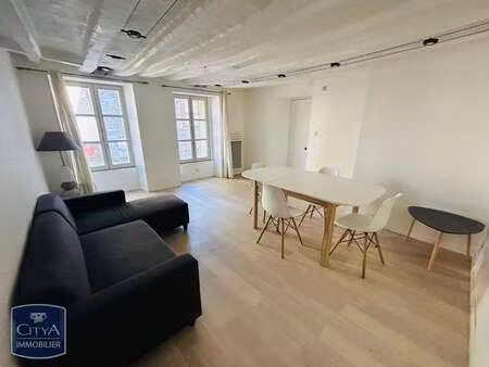 location maison meublé à laval (53000) : à louer meublé / 68m² laval