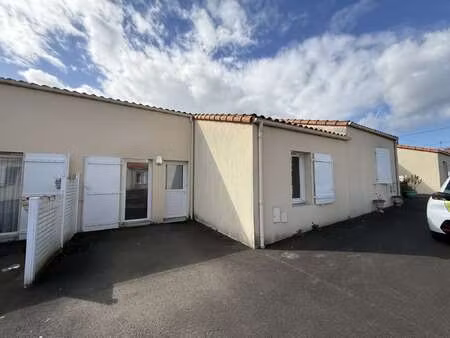location maison à montaigu-vendée (85600) : à louer / 48m² montaigu-vendée