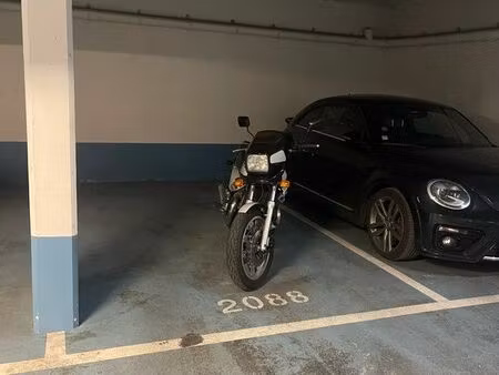 place de parking moto