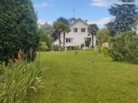 propriété de 4877m2 avec potentiel de construction