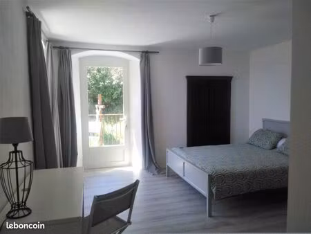 grand t2 avec terrasse