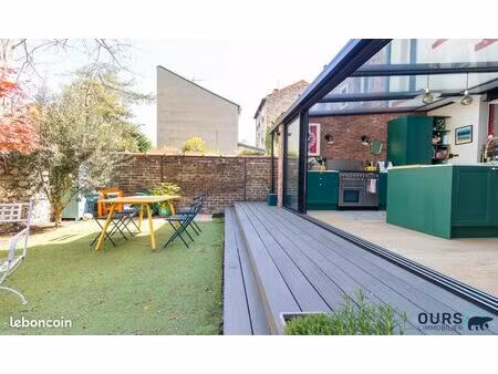 maison 8 pièces 214 m²