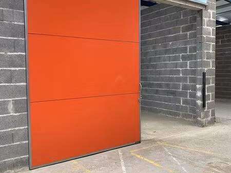 box à louer / dépot et entrepot à louer / depot en location / box en location / 97 m² 588 