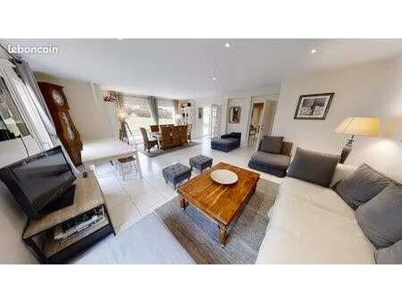 maison 11 pièces 220 m²