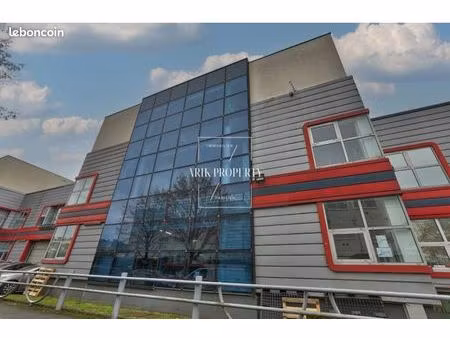 local 250 m² montreuil