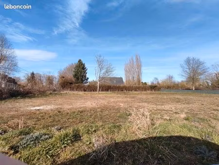 terrain 785 m² saint gatien des bois