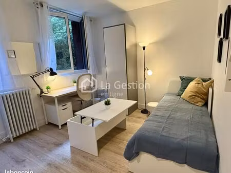 studio 1 pièce 13 m²