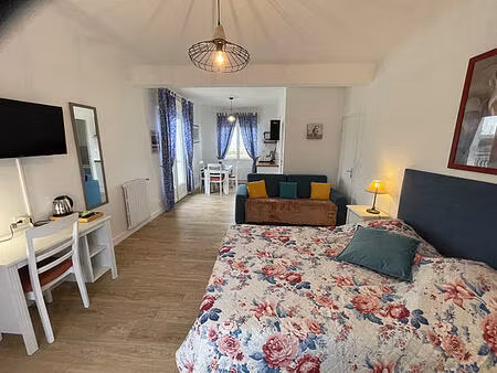 studio meublé avec terrasse et place   de parking en option