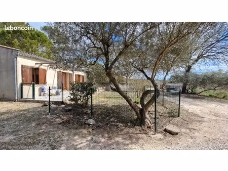 uzes part loue maison mitoyenne jardin