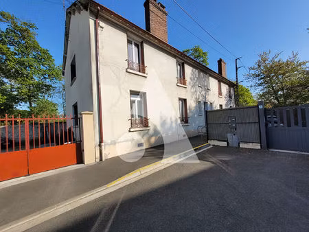 coup de coeur ? calme absolu ? faibles charges ? parking + cave