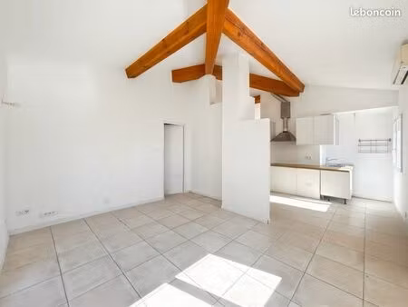 t3 56m² balcon clim – disponible 1er mai – ceyreste