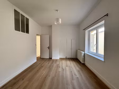 location appartement 3 pièces 59 m² à rochefort (17300)