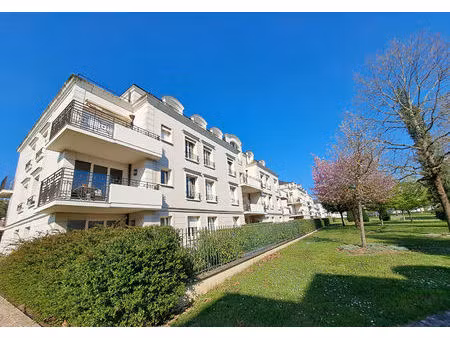 bel appartement t3 lumineux à saint-cyr-sur-loire