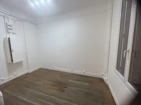 location local commercial  57.00m²  les lilas