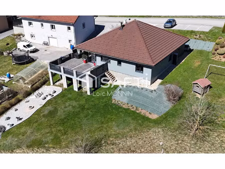 vente maison 4 pièces 102 m² maisons-du-bois-lièvremont (25650)