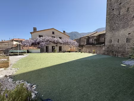 maison de caractère aux multiples possibles terrasses d'ex