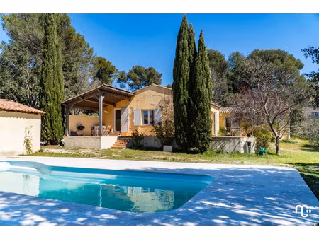 location villa 4 pièces 128 m2 à pourrières